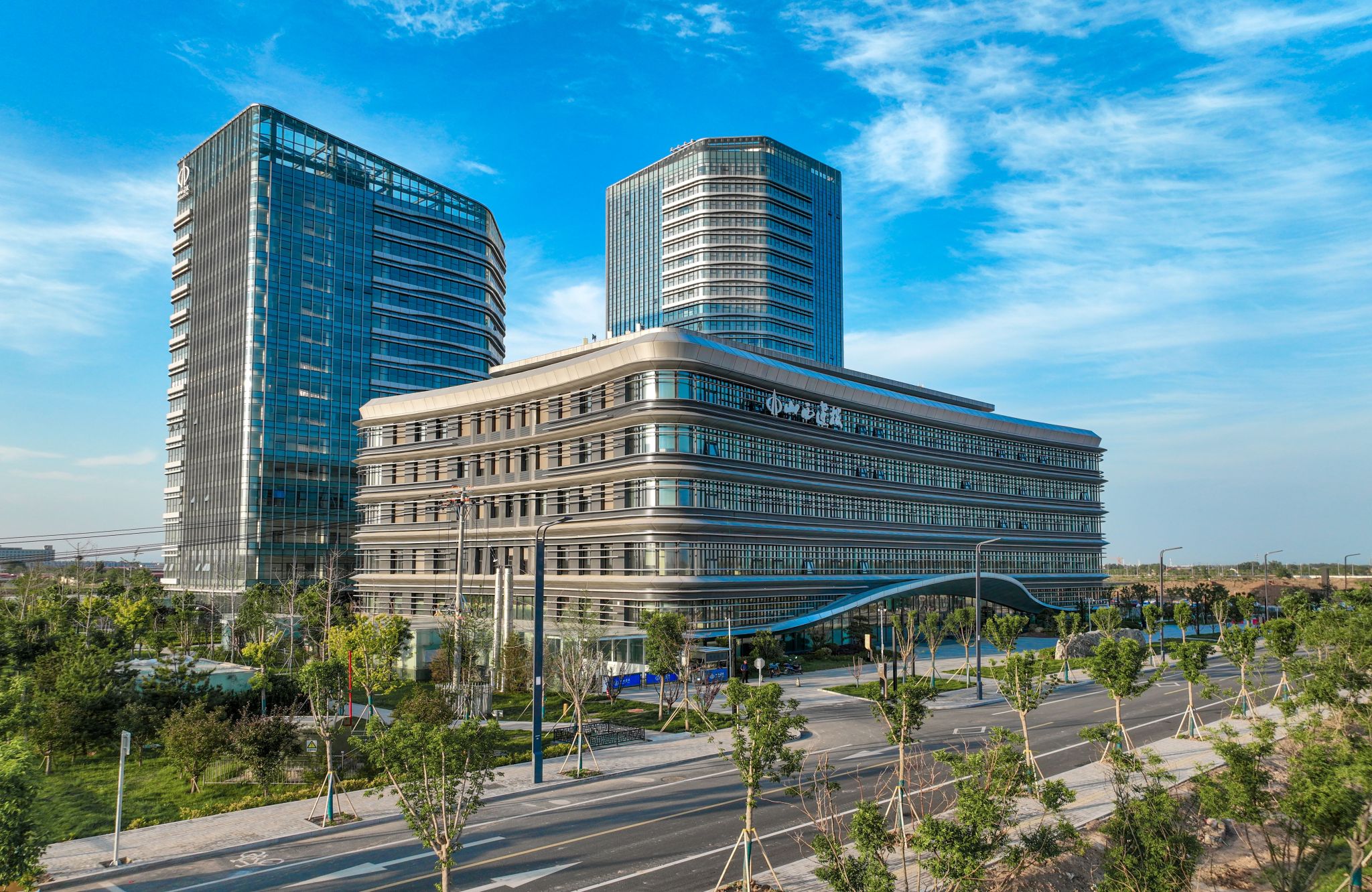 山西建投园区建发集团投建的新源智慧尊龙凯时运行总部安装工程 荣获“中国安装之星”大奖